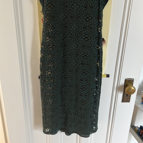 Beautiful emerald green lace dress xs - Picture 3 of 5
